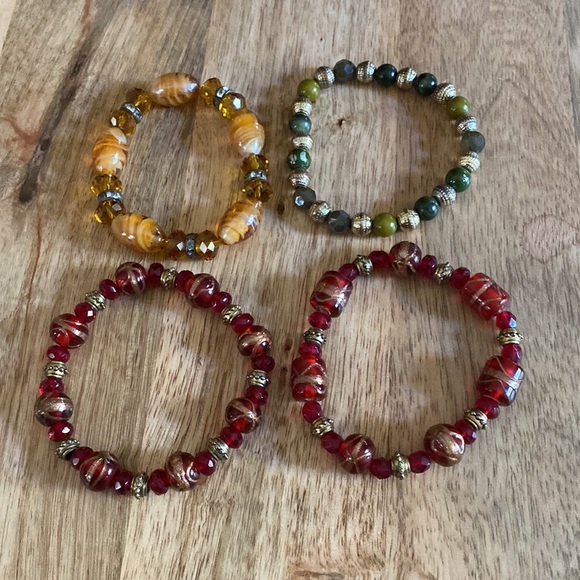 Jewelry - Bracelets beaded set of 4
